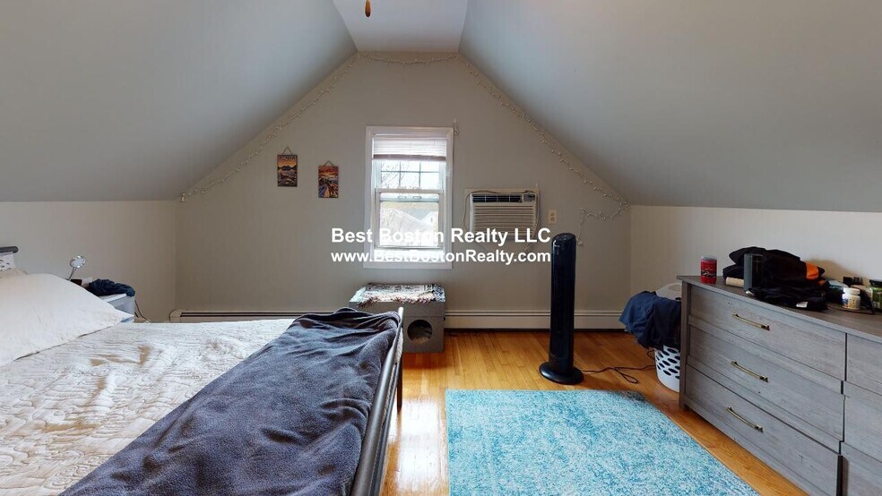 Building Photo - 38 Sterling St