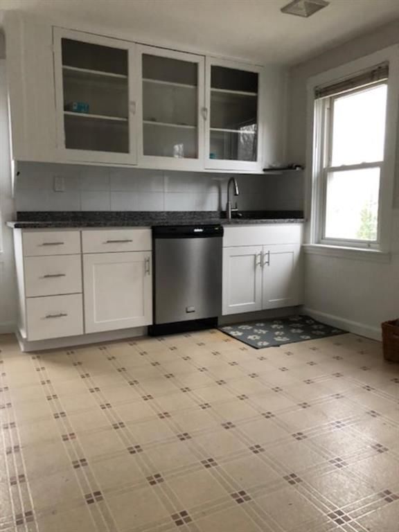 Building Photo - 12 Third School St