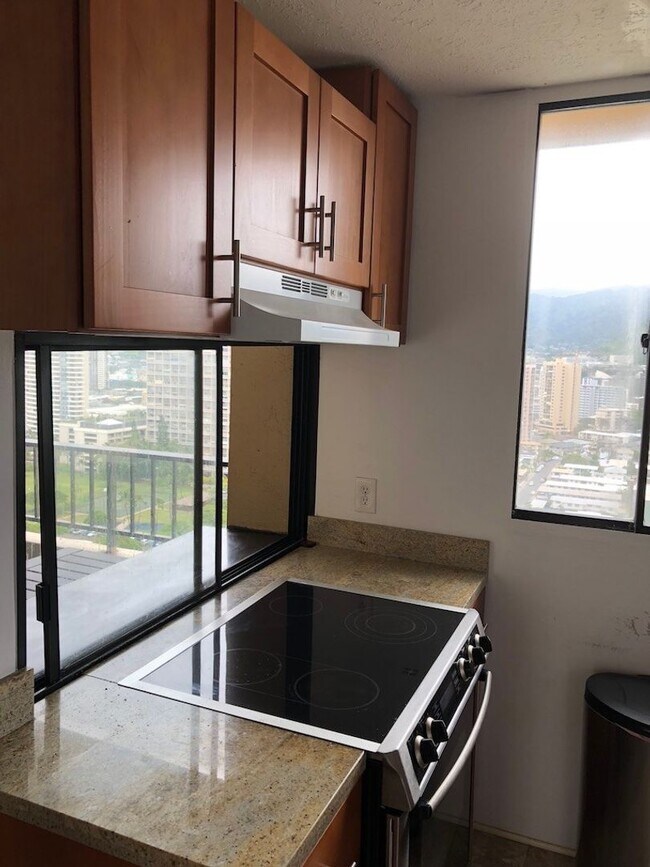 Building Photo - Furnished w/ ALL Utilities included!! Upgraded appliances & huge lanai