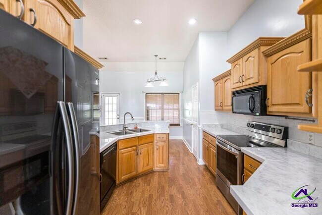 Building Photo - 217 Sedgebrooke Dr