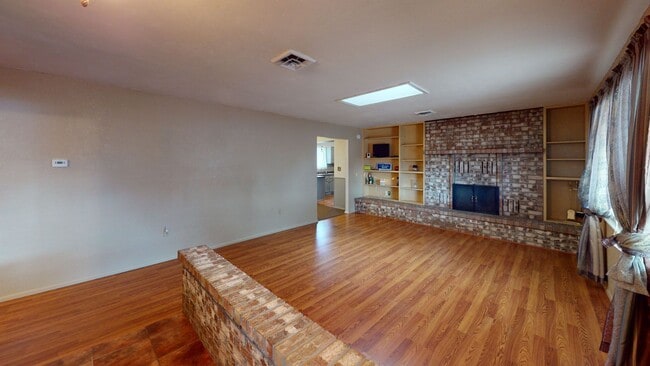 Building Photo - Newly remodeled 3 bedrooms, 2 bath home