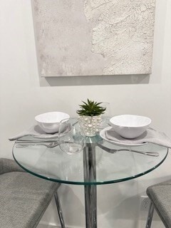 Building Photo - 585 Essex St