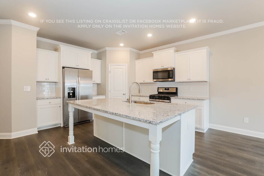 Building Photo - 2832 Wild Santana Wy
