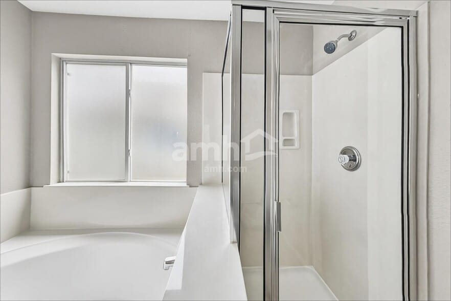 Building Photo - 8438 Silver Brush