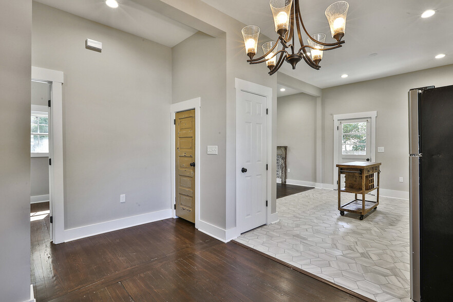 Building Photo - 91 E Washington St