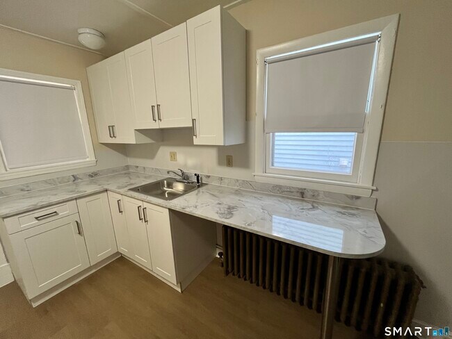 Building Photo - 17 Park Pl