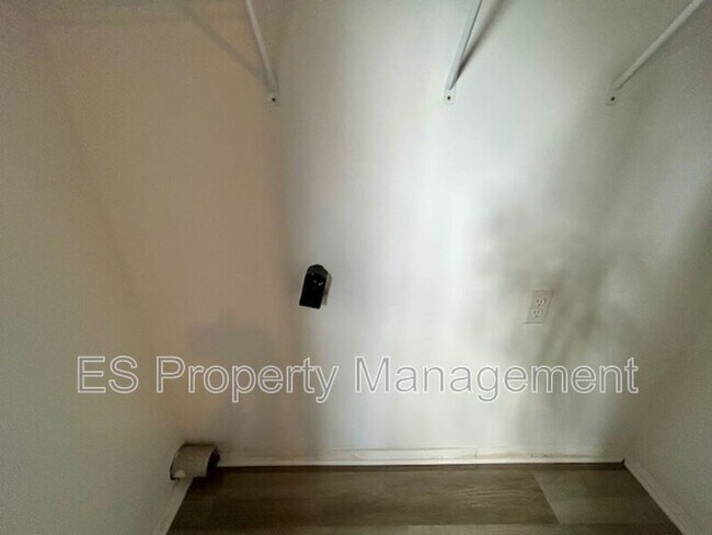 Building Photo - 5535 Freedom Ct