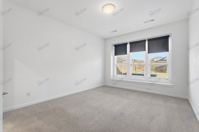 Building Photo - 5737 Miriam Dr