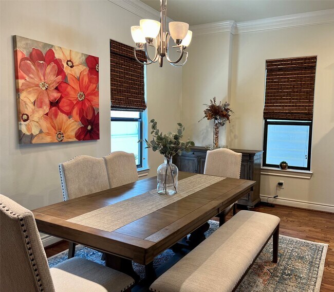 Building Photo - 3255 Maxroy St