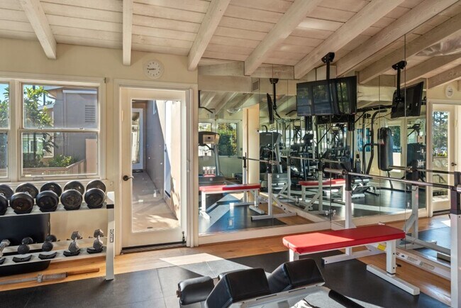 Building Photo - Stunning, Luxury La Jolla Shores Location with Panoramic Ocean Views!!