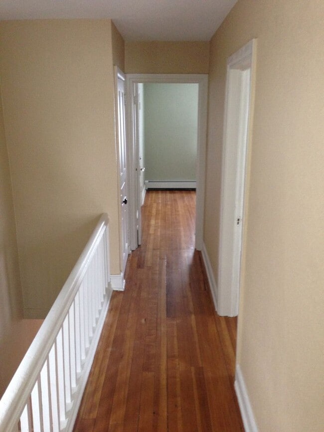 Building Photo - Duluth, MN - 4 bed - 2 bath