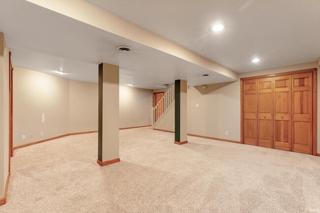 Building Photo - 51595 Harvester Dr
