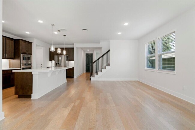 Building Photo - 265 Tierra Trail