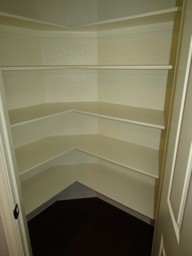 Building Photo - 14704 Noya Dr