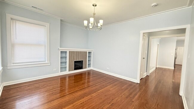 Building Photo - 3615 N Troy St