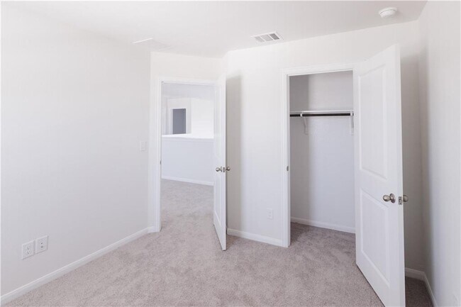 Building Photo - 245 Crystal Brook Dr