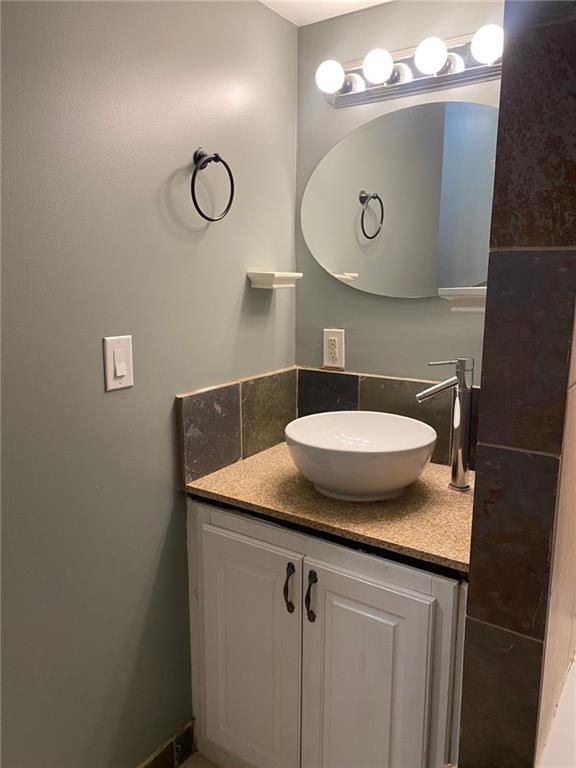 Building Photo - 1256 Chambers Rd