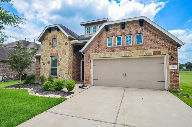 Building Photo - 2227 Leonetti Ln