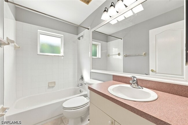 Building Photo - 25925 Pebblecreek Dr