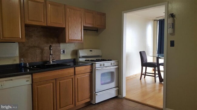 Building Photo - 1836 Metzerott Rd