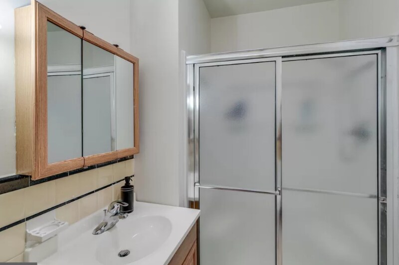 Building Photo - 3273 Teesdale St