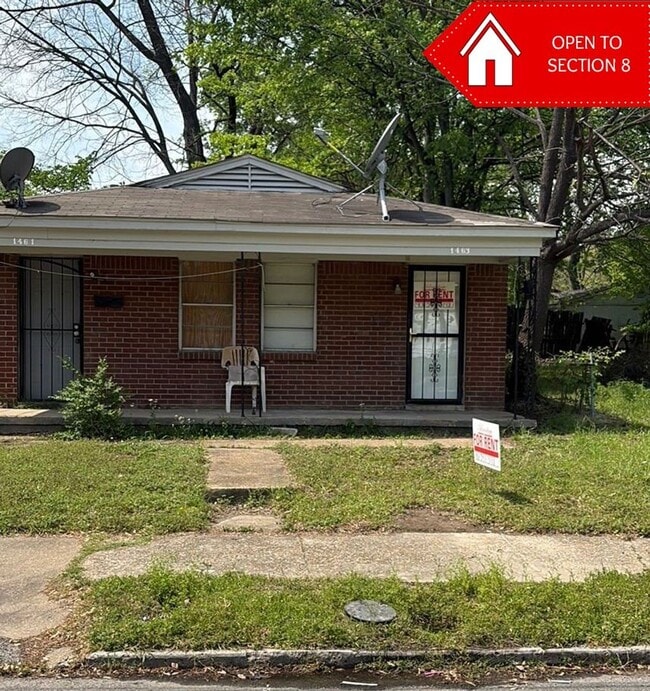Building Photo - Charming 2 bedroom 1 bath duplex - Open To Section 8