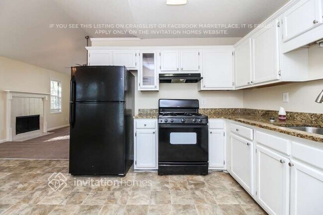 Building Photo - 1718 Independence Dr