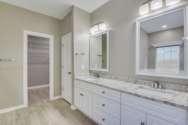 Building Photo - 4604 Brittany Dr