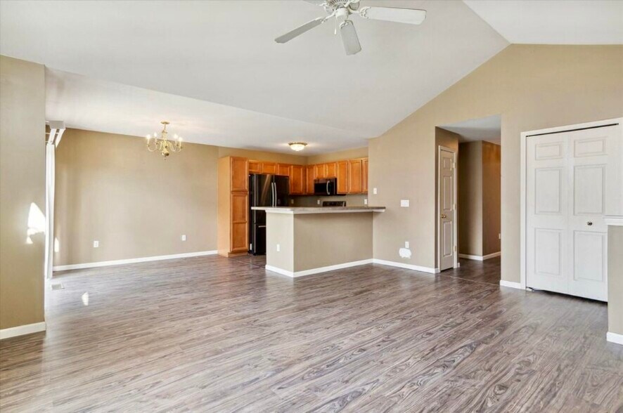 Building Photo - 8201 Chesapeake Cir