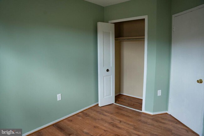 Building Photo - 8654 Venoy Ct