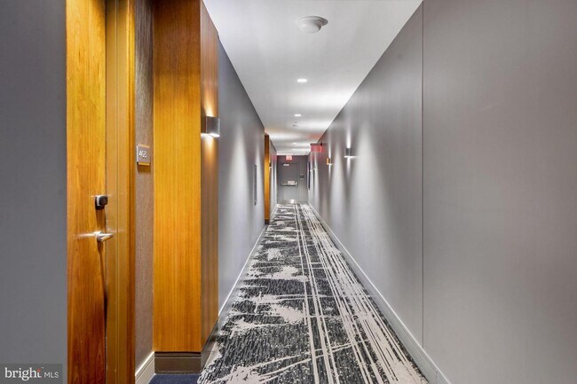 Building Photo - 45 Sutton Square SW