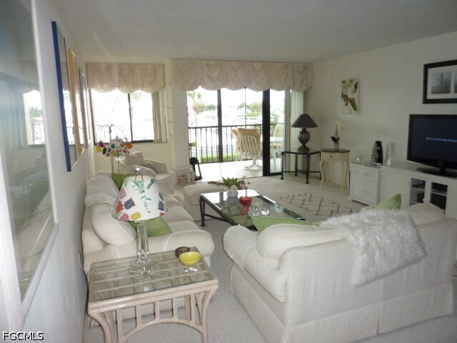 Building Photo - 4821 S Landings Dr
