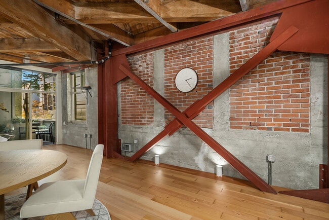 Building Photo - 1408 12th Ave