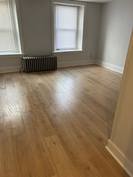 Building Photo - 409 DuPont St