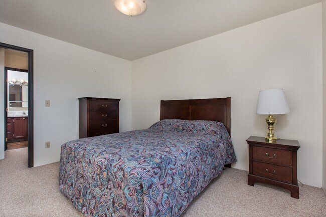 Building Photo - The Outlook Apartments