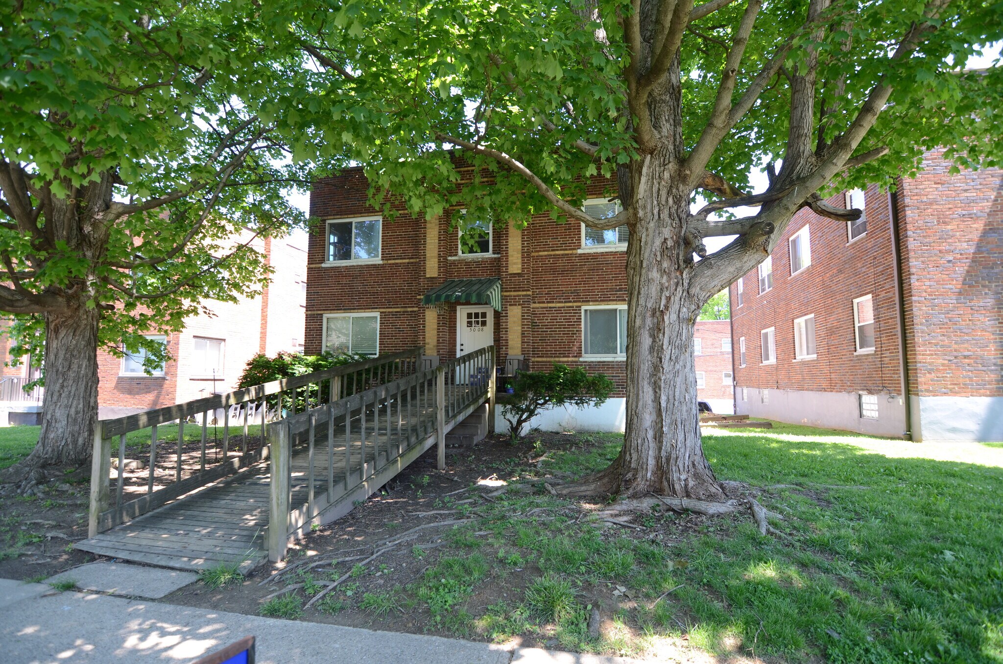 Building Photo - 5008 Newfield Ave