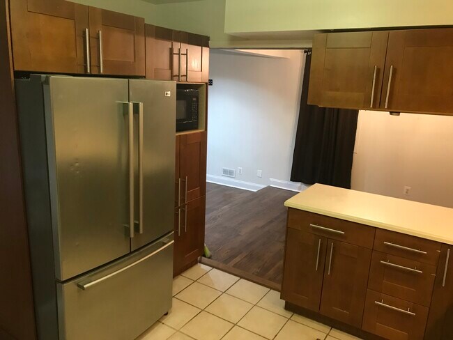 Building Photo - 1112 Stamford Rd