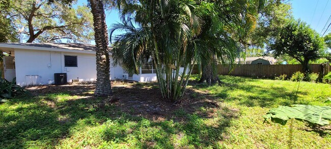 Building Photo - 1512 Picardy Cir
