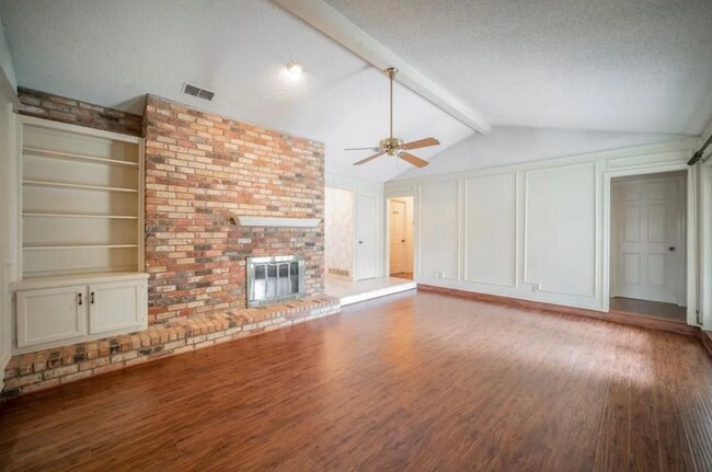 Building Photo - 2507 Radcliffe Dr