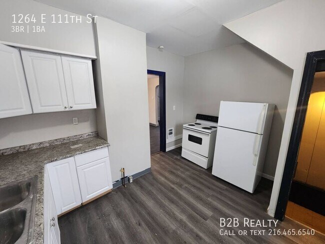 Building Photo - 1264 E 111th St