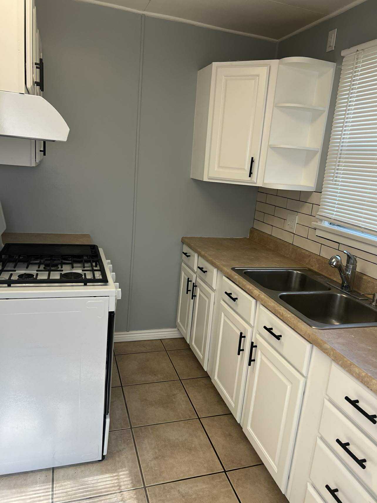 Building Photo - 3895 Quincy Ave