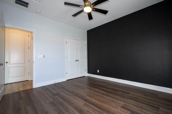Building Photo - 6665 Bridgman St