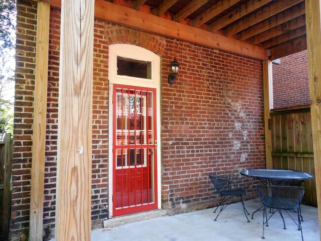 Building Photo - Stylish LowerTown Loft Living in the Heart...