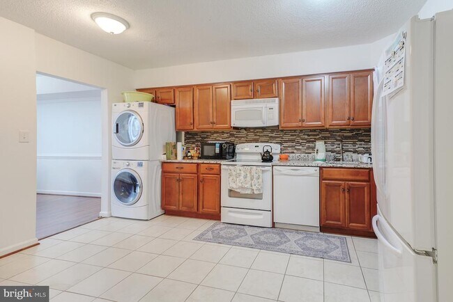 Building Photo - 3713 S George Mason Dr