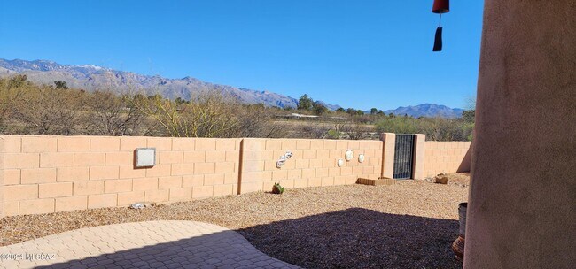 Building Photo - 7659 E Park View Dr