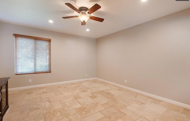 Building Photo - 13754 Mango Dr