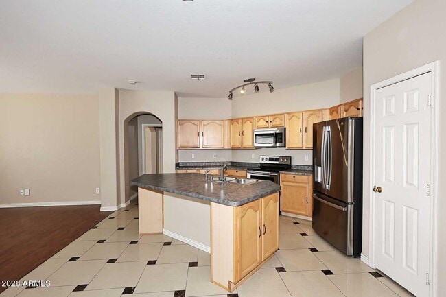 Building Photo - 14833 W Charter Oak Rd