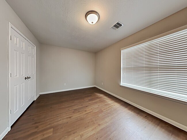 Building Photo - 6027 Fergis Dr