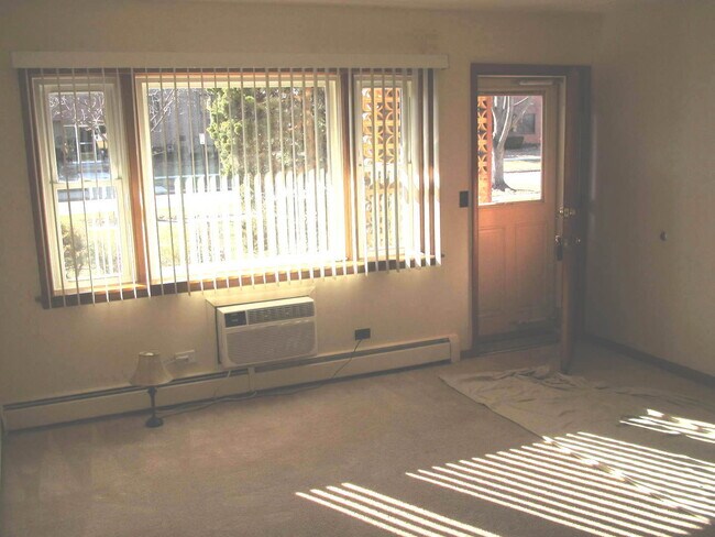 Building Photo - 33 N Clifton Ave