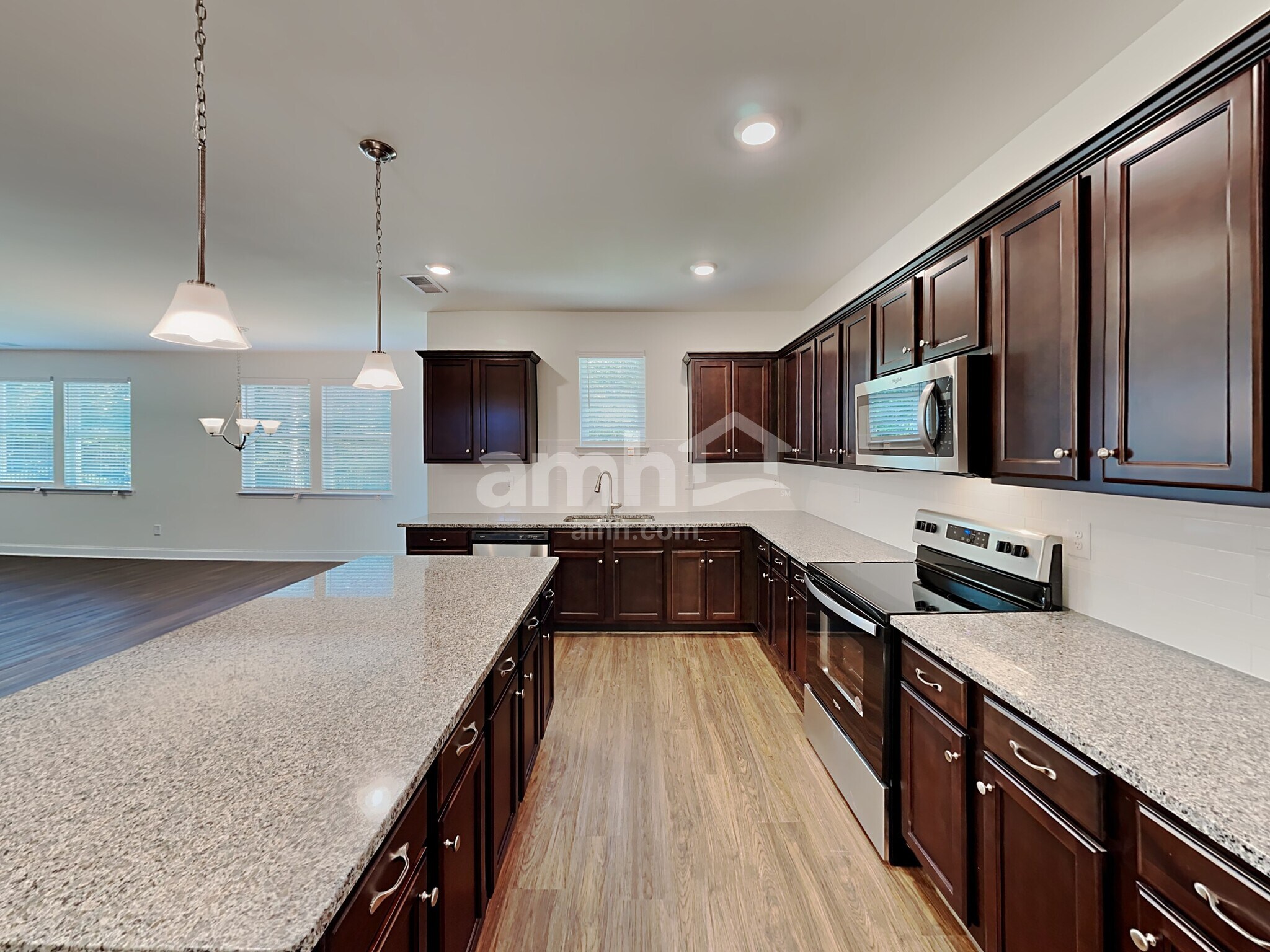 Building Photo - 546 Slew Dr